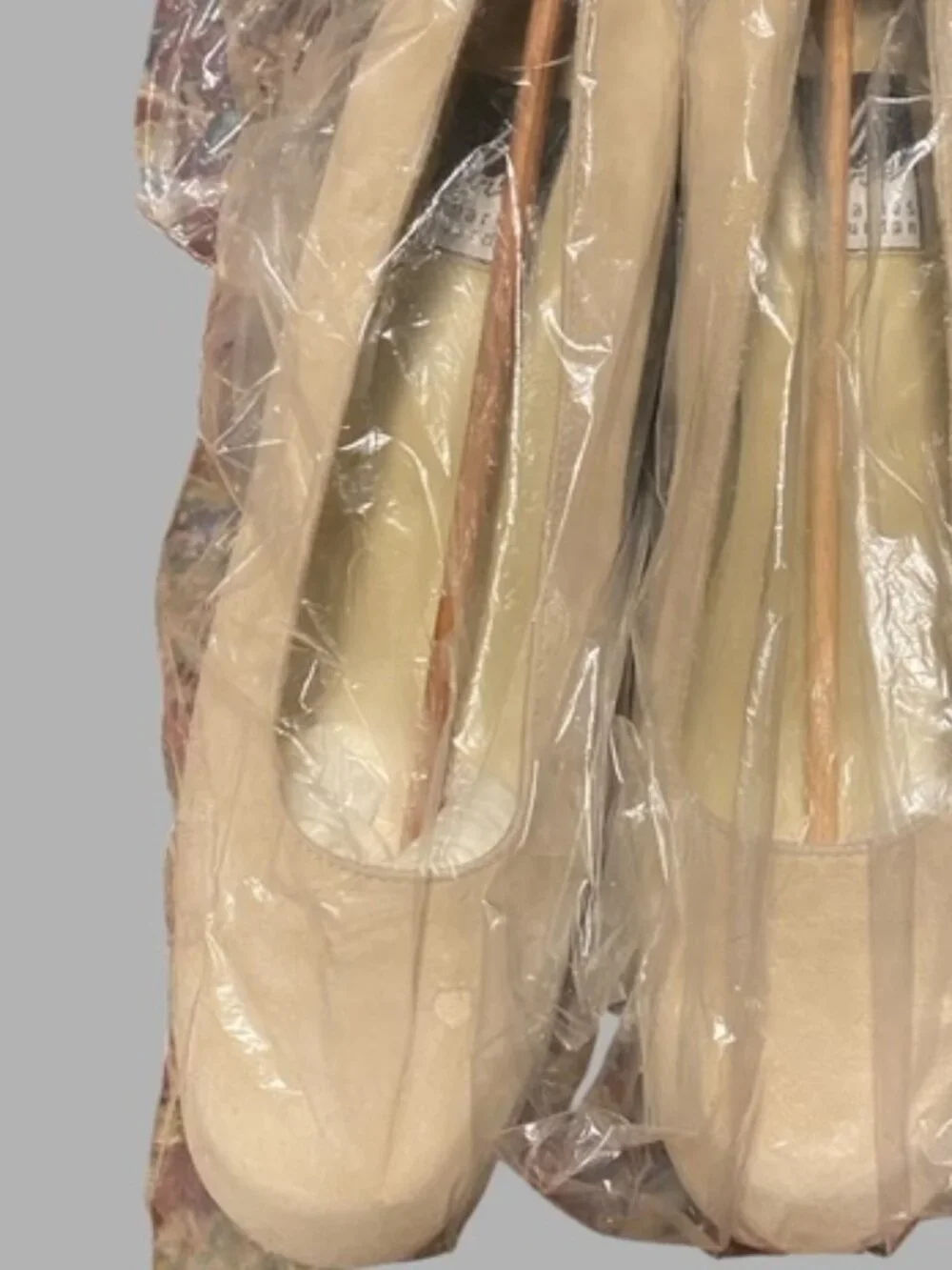 Vintage Bis Charles Jourdan Cream Suede Low Heels 8.5